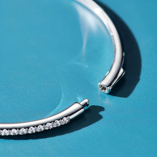 SL Luminous Elegance Bangle, White Gold