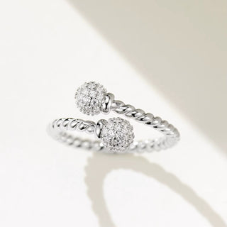 SL Infinity Twist Ring, White Gold