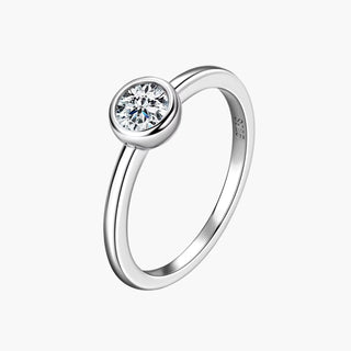 Lunara Round Bezel Ring – White Gold