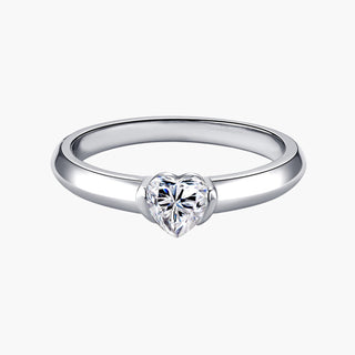 Amoura Heart Solitaire Ring – White Gold