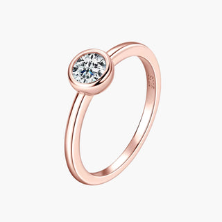 Lunara Round Bezel Ring – Rose Gold