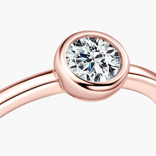 Lunara Round Bezel Ring – Rose Gold