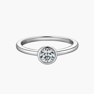 Lunara Round Bezel Ring – White Gold
