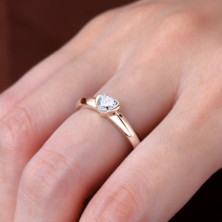 Amoura Heart Solitaire Ring – Rose Gold